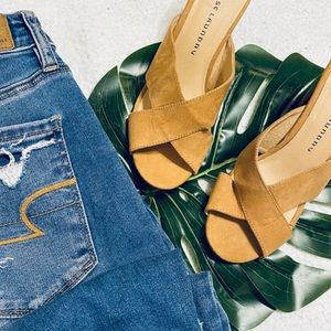 Chinese Laundry Camel Z-Belize Wood Block Heel 8.5